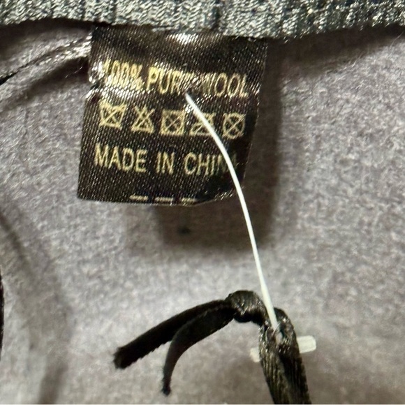 NWT 100% Wool Boho Gray Hat With Leather Band and Metal Western Concho Accent - Picture 6 of 6